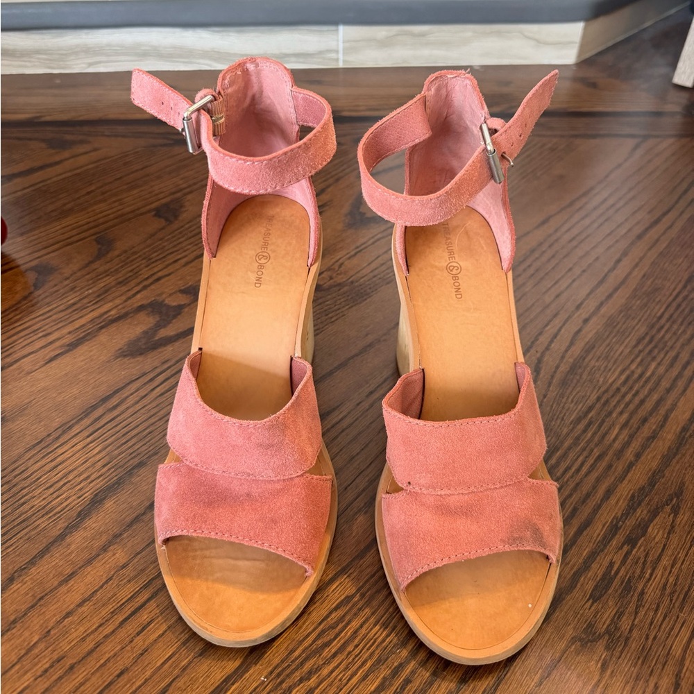 Treasure & Bond Women's Pink Suede Heels, size 9